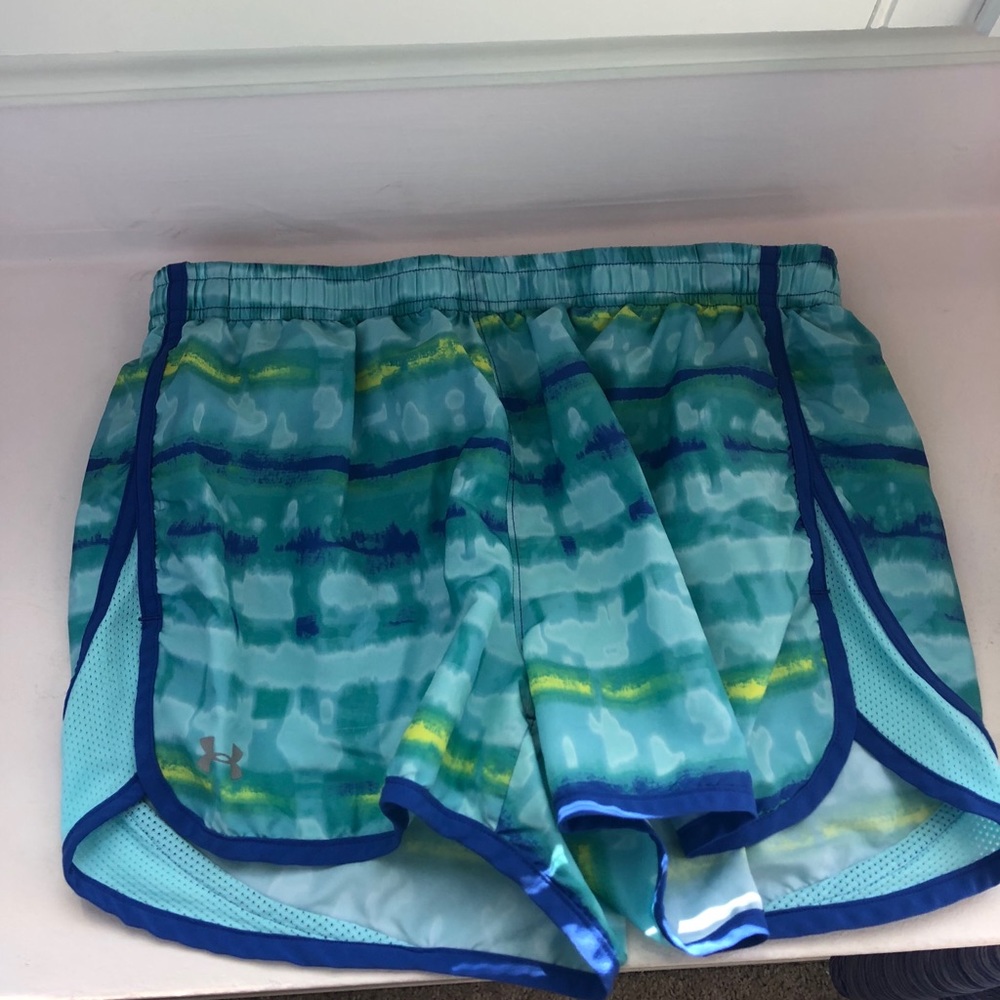 MULTICOLOR UNDER ARMOUR SHORTS
